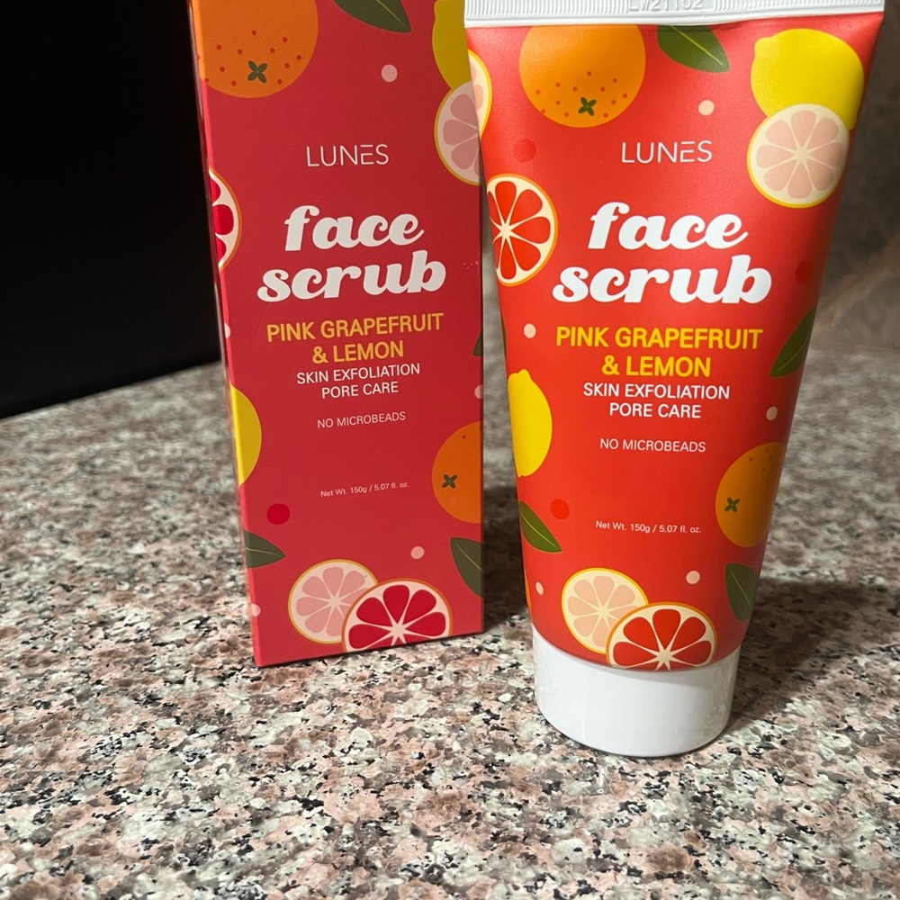 LUNES Pink Grapefruit & Lemon Face Scrub